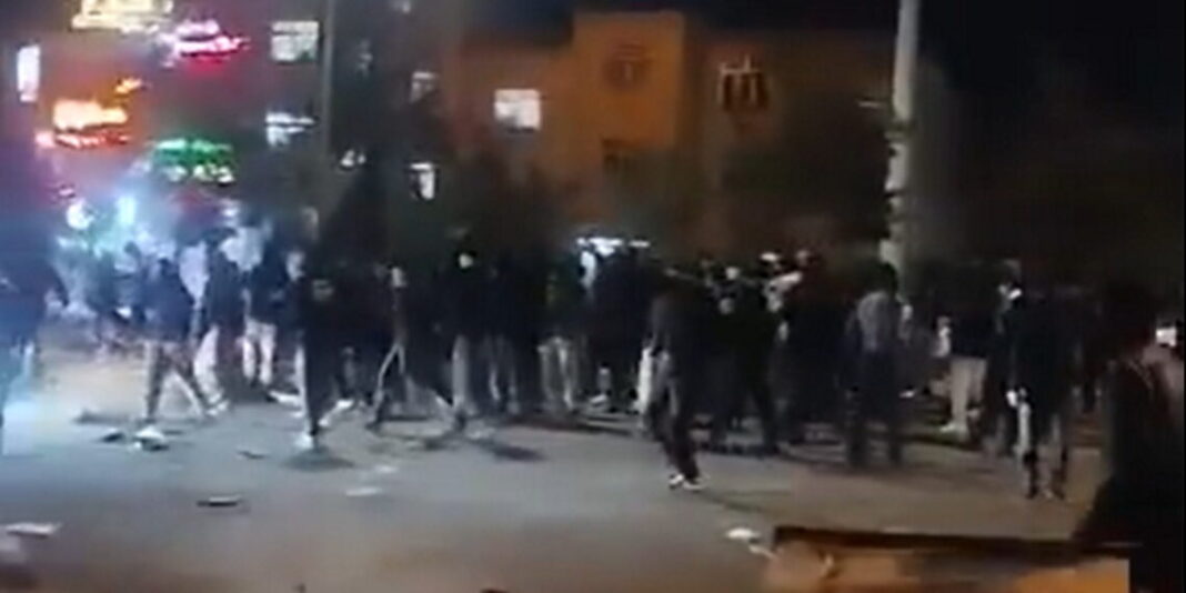  ”Κόλαση” στο Ιράν: Η Μοσάντ καλεί τους Ιρανούς διαδηλωτές να βγουν στους δρόμους.